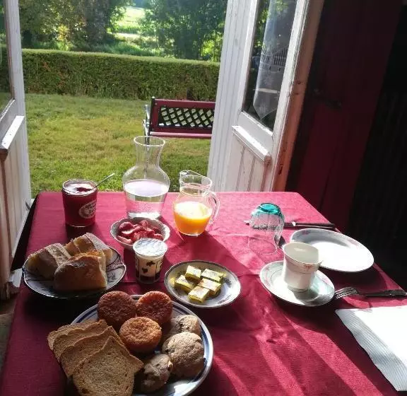 Aamiaismajoitus (B&B) Domaine De Champ Rose