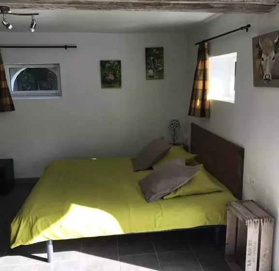 تختخواب و صبحانه La Petite Ferme