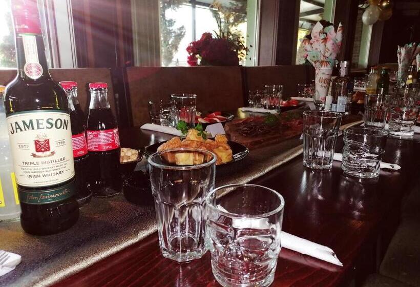 Discret Hotel & Restaurant