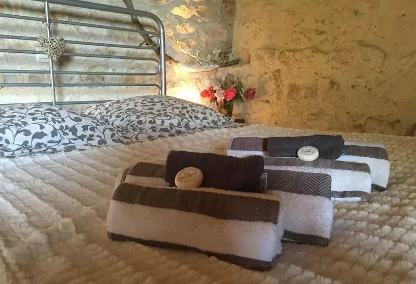 White Stone Cottage Very Well Restored, Surrounded By Nature, With Swimming Pool