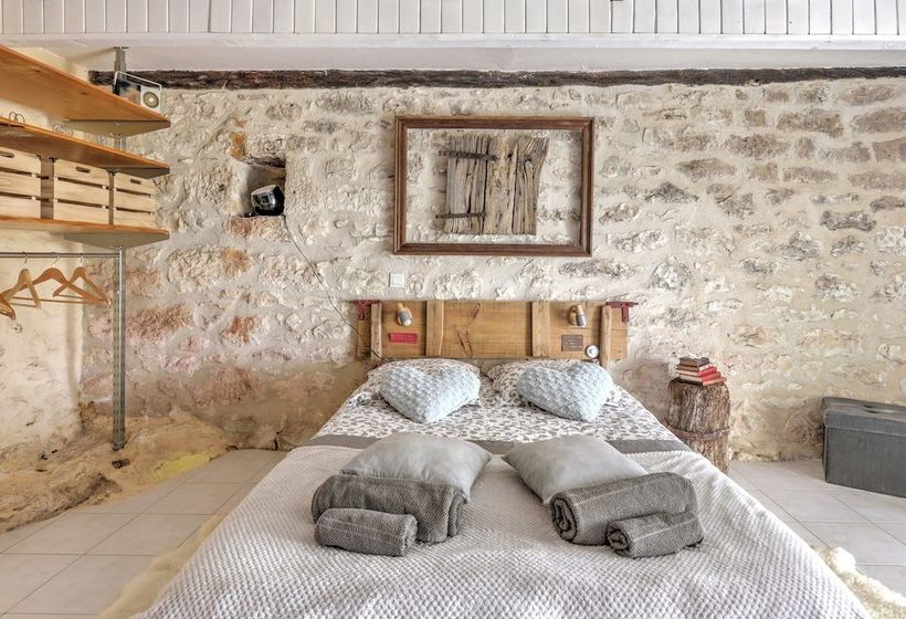 White Stone Cottage Very Well Restored, Surrounded By Nature, With Swimming Pool