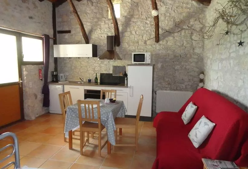 White Stone Cottage Very Well Restored, Surrounded By Nature, With Swimming Pool