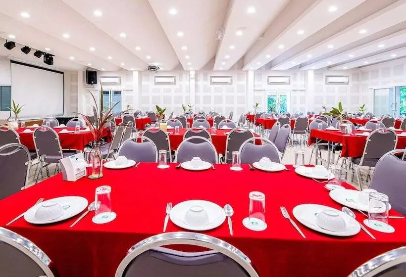 Hotelli Baan Klang Aow Beach Resort