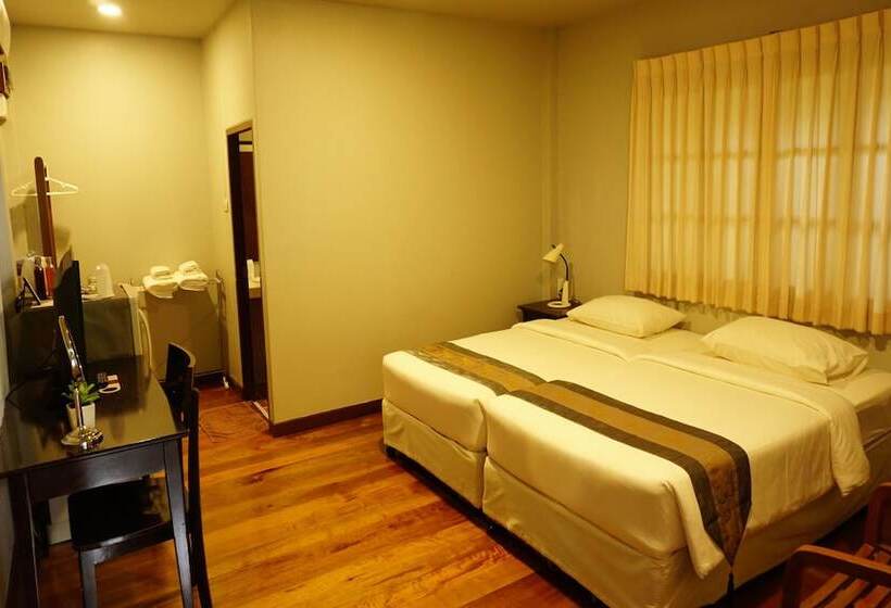 Hotell Baan Klang Aow Beach Resort