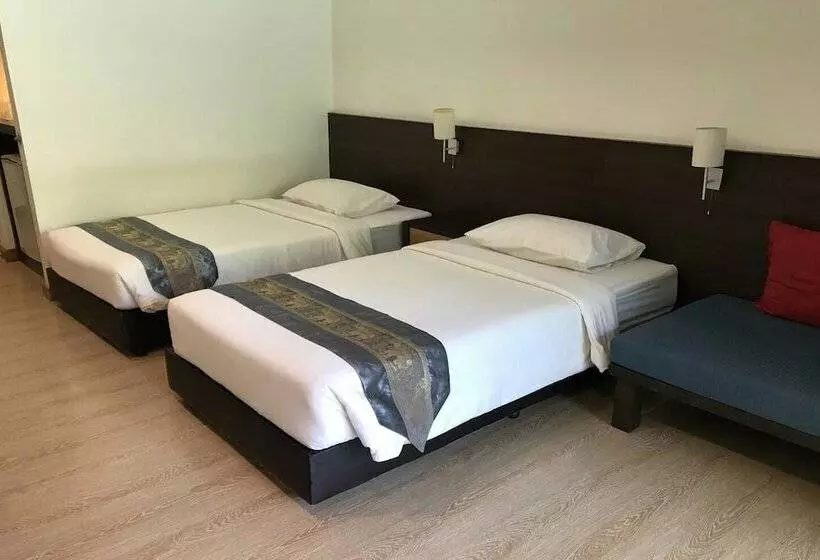 Hotelli Baan Klang Aow Beach Resort