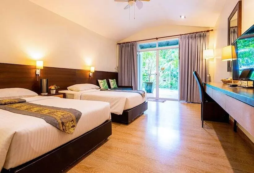 Hotelli Baan Klang Aow Beach Resort