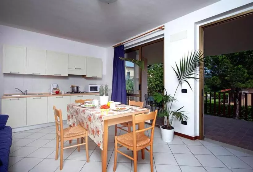 Hotelli Camping Garden Tourist