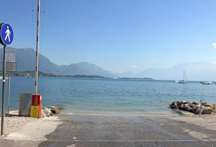 Hotelli Camping Garden Tourist