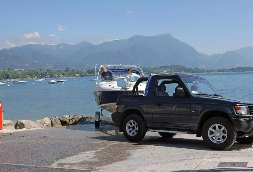 Hotelli Camping Garden Tourist