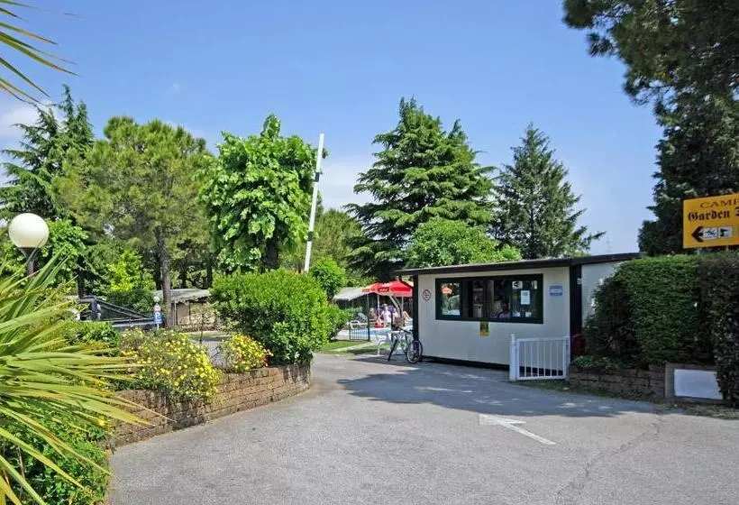 Hotelli Camping Garden Tourist