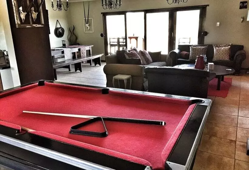 Hotelli Molo Molo Game Reserve