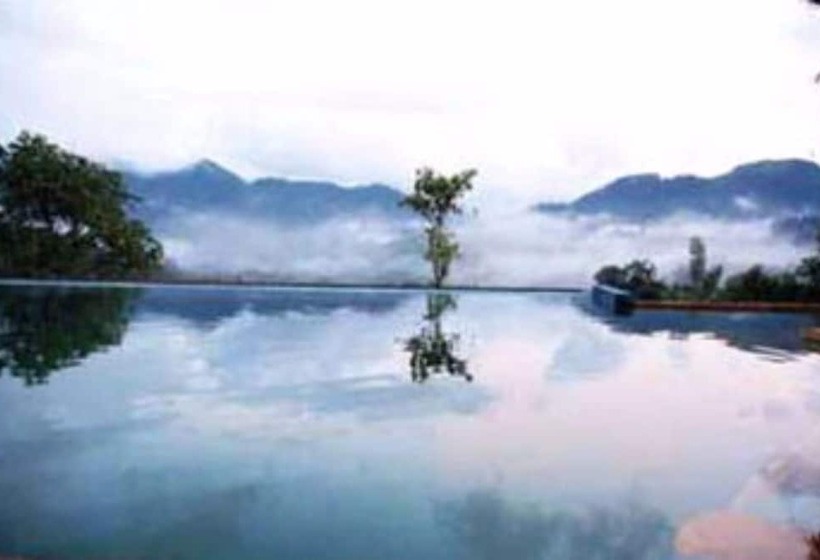 فندق Rainforest Edge