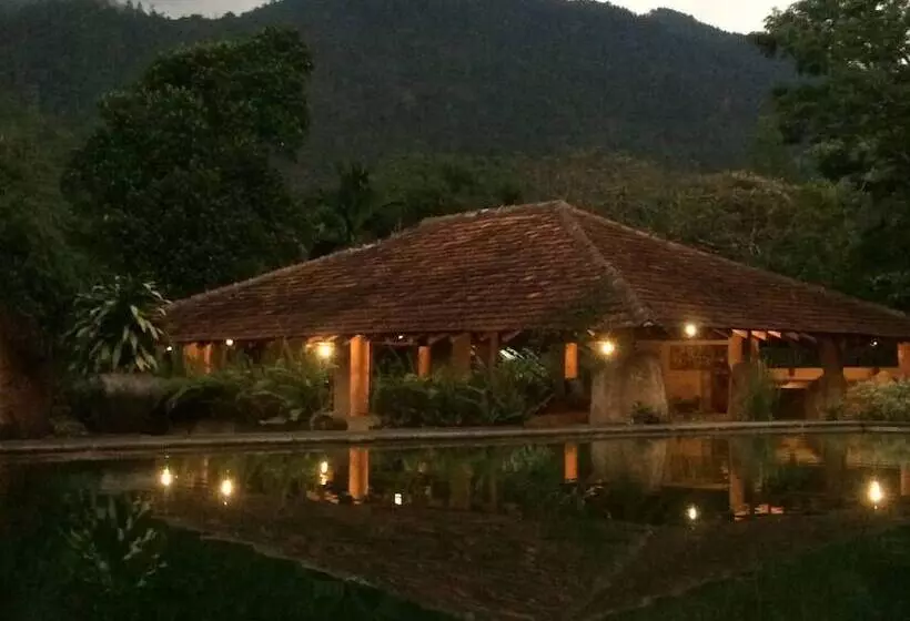 Hotelli Rainforest Edge