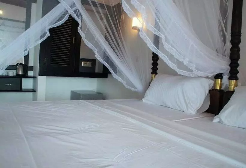 Hotel Ritas & Beach Restaurant