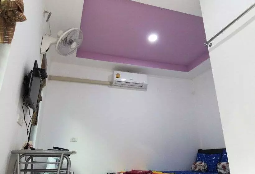 Hotelli Sroe Ground Homestay