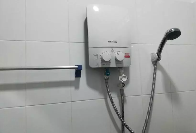 Hotelli Sroe Ground Homestay