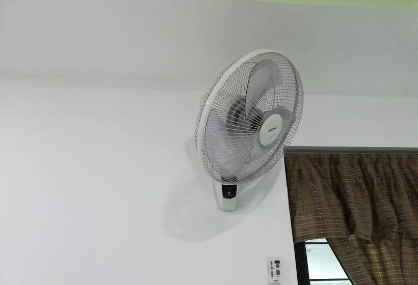 Hotelli Sroe Ground Homestay