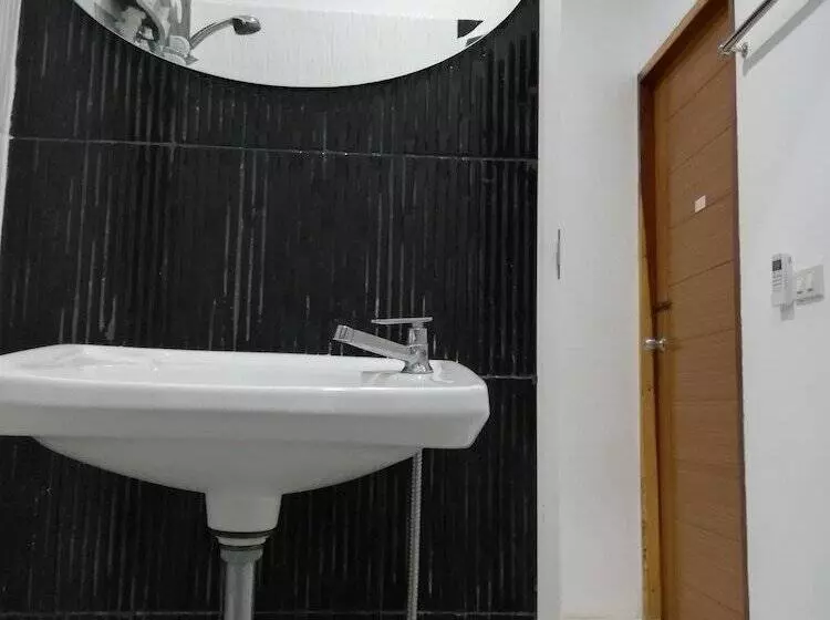 Hotelli Sroe Ground Homestay