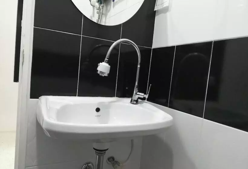 Hotelli Sroe Ground Homestay