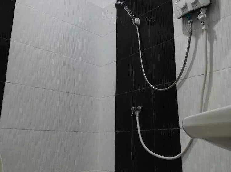 Hotelli Sroe Ground Homestay