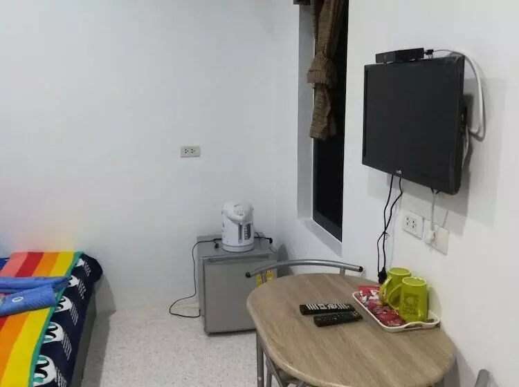 Hotelli Sroe Ground Homestay