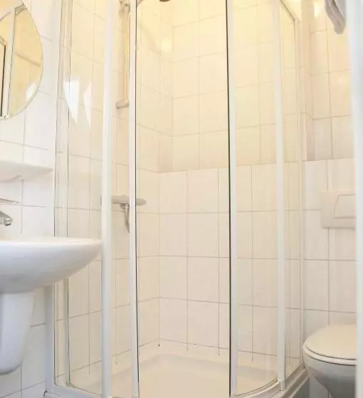 هتل Steensel