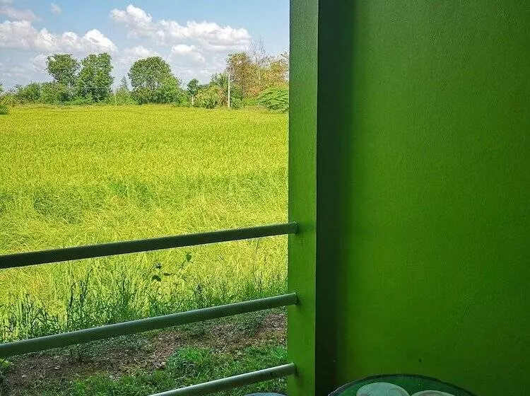 ホテル The Palm Village