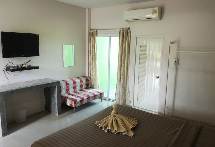 فندق The Palm Village