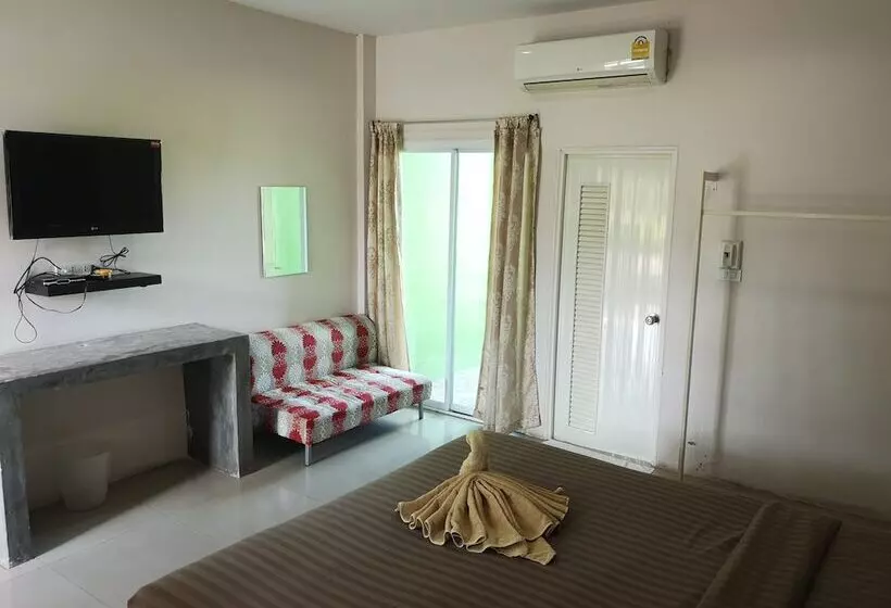 ホテル The Palm Village