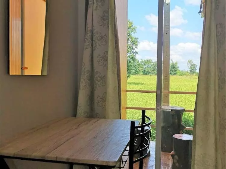 ホテル The Palm Village