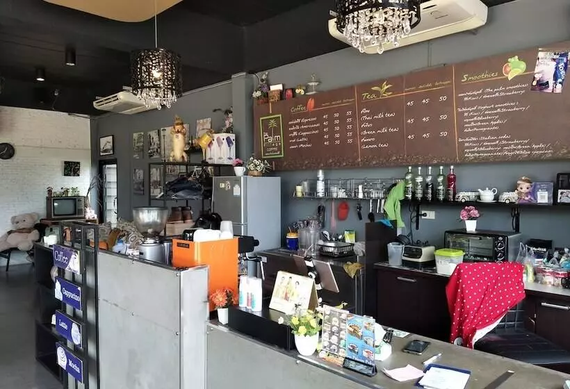 ホテル The Palm Village