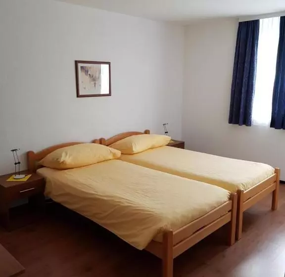 Motel & Aparthotel Brüggli