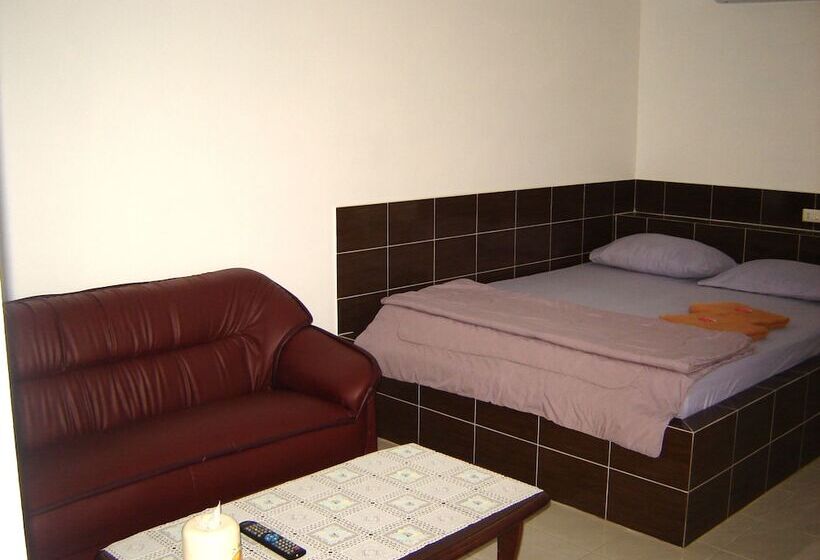 Banlang Hotel Resort & Swimmingpool