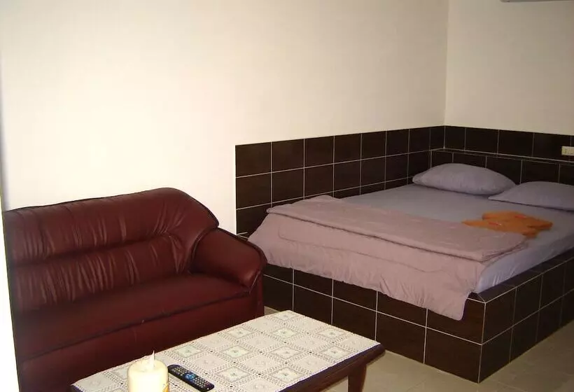 Banlang Hotel Resort & Swimmingpool