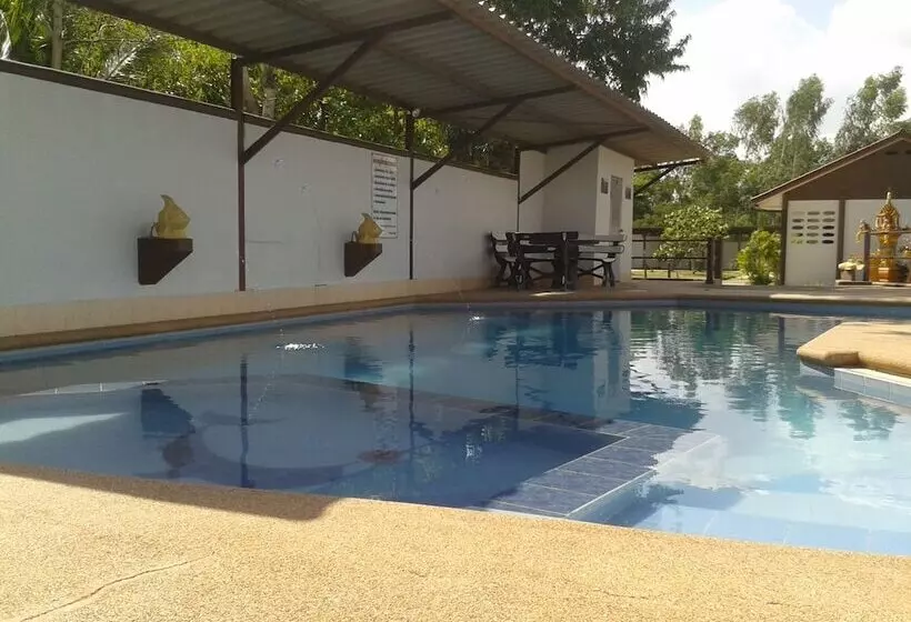Banlang Hotel Resort & Swimmingpool