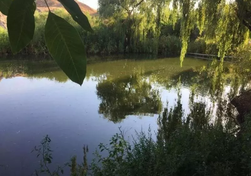 ホテル Khosrov
