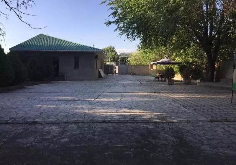 ホテル Khosrov
