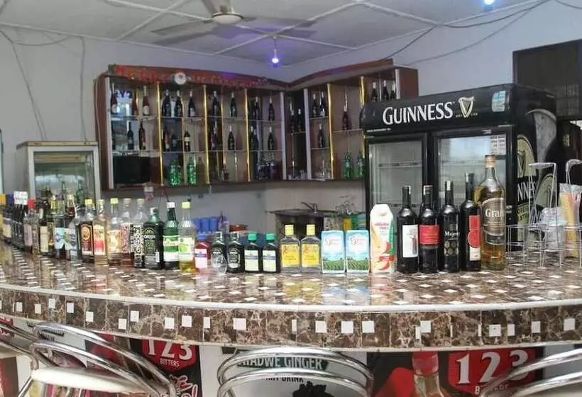 Hotelli Mama Lee S Lodge   Yamoransa