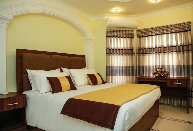 בית מלון כפרי Royal Classic Resort