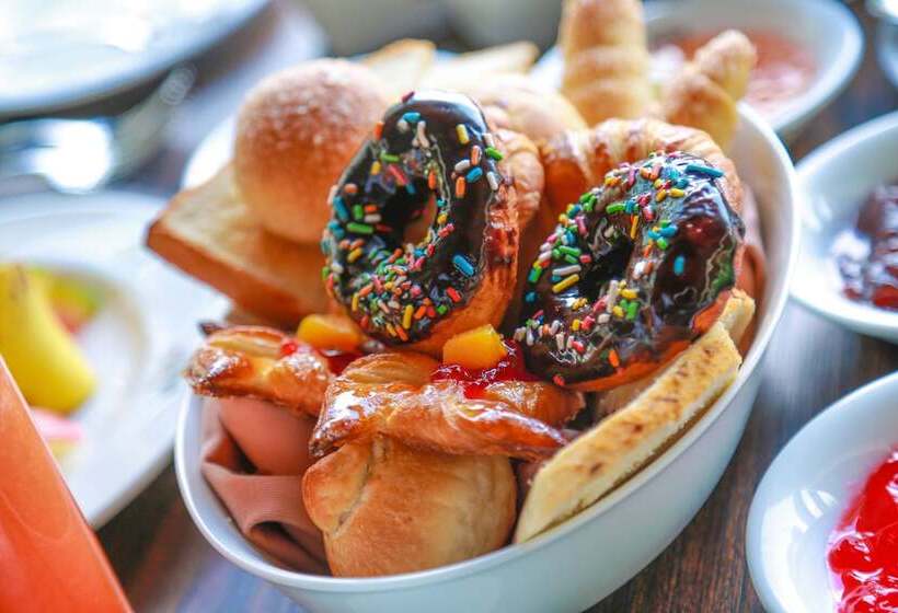 בית מלון כפרי Royal Classic Resort