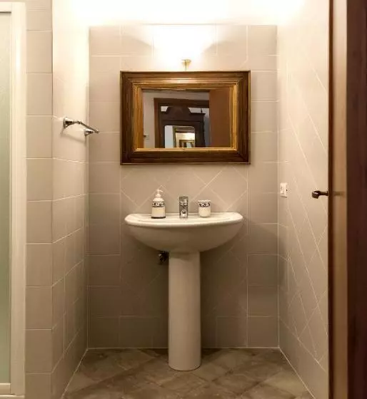 Maaseutuhotelli Agriturismo Podere Rondinaio