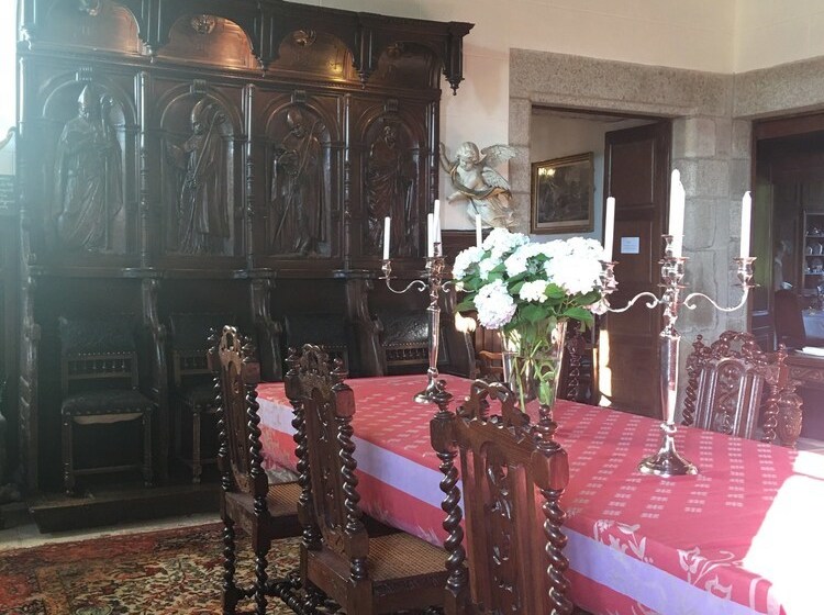 פנסיון Chateau De Bourgon