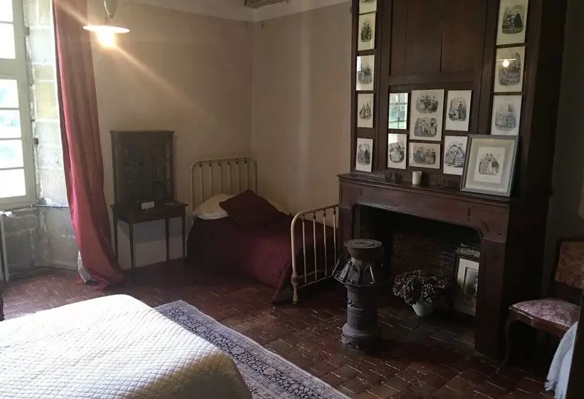 Majatalo Chateau De Bourgon