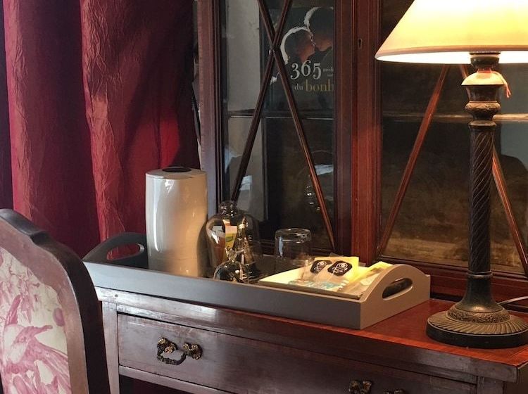 פנסיון Chateau De Bourgon