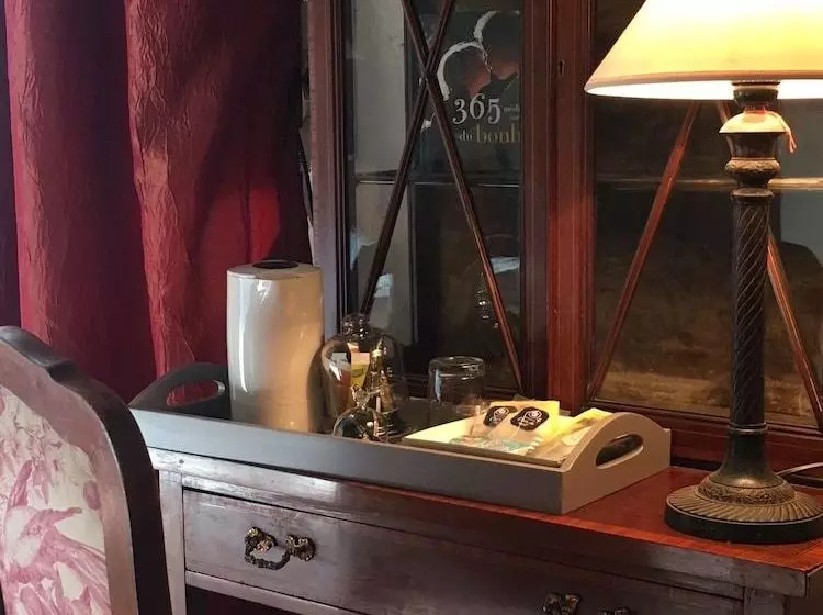 Majatalo Chateau De Bourgon