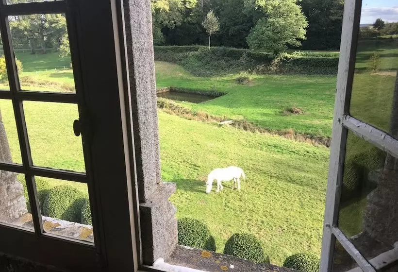 Majatalo Chateau De Bourgon