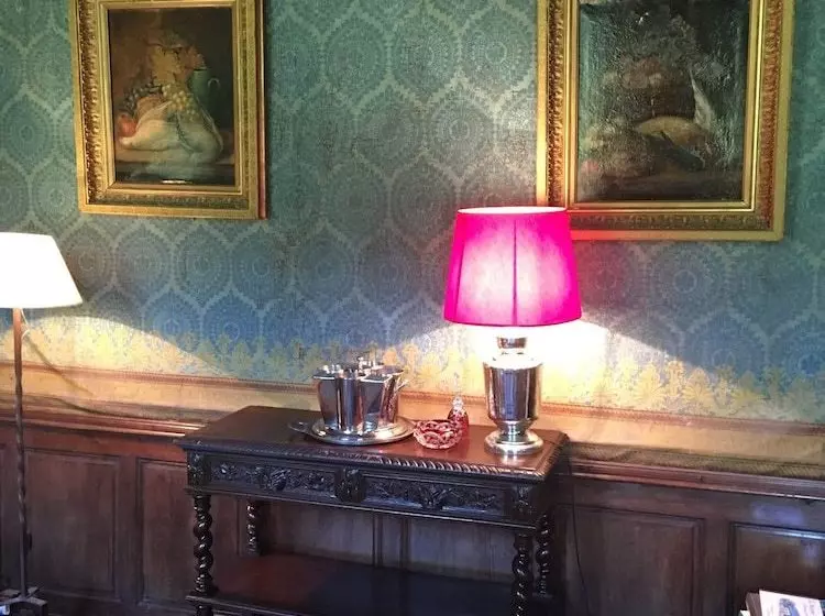 Majatalo Chateau De Bourgon