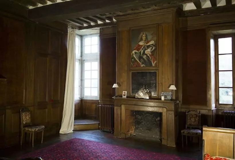 Majatalo Chateau De Bourgon