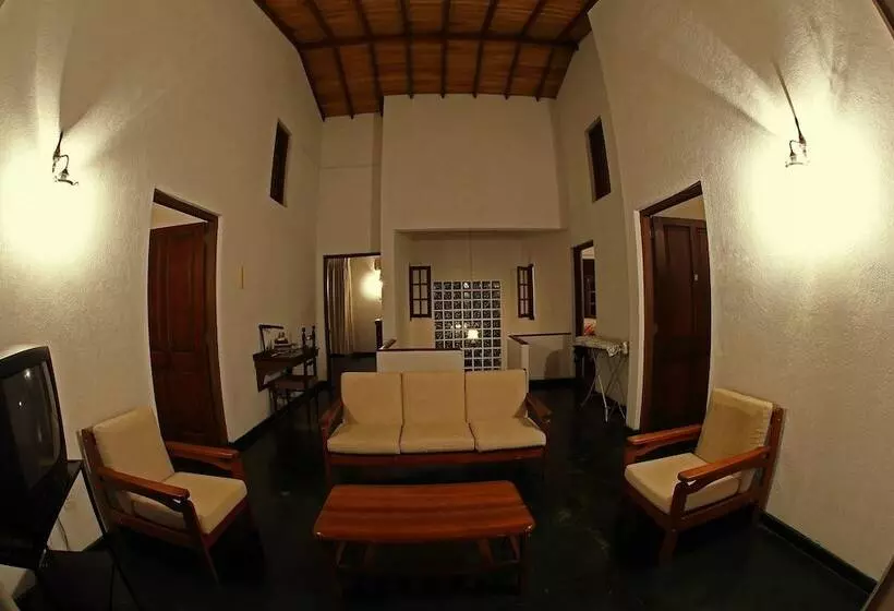 پانسیون Primrose Bungalow
