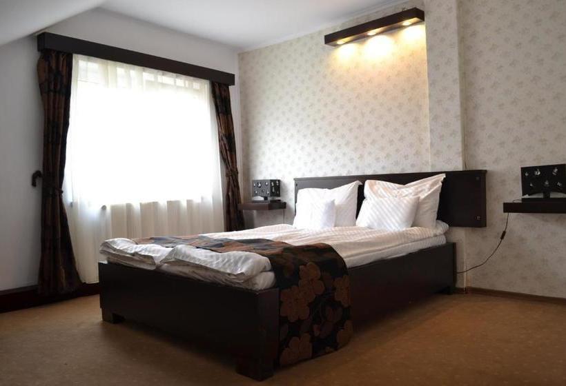 بنسيون Chic City Rooms